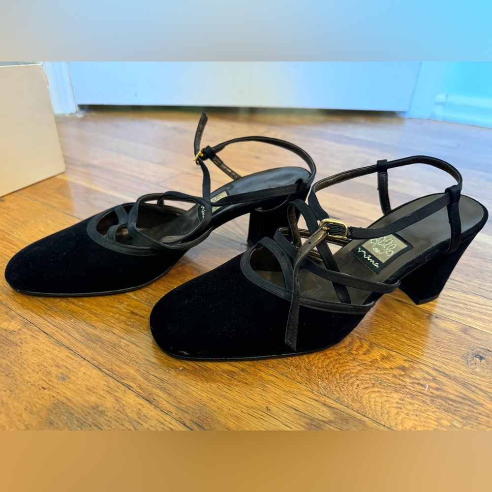 Nina black dress shoes-suede upper size 8